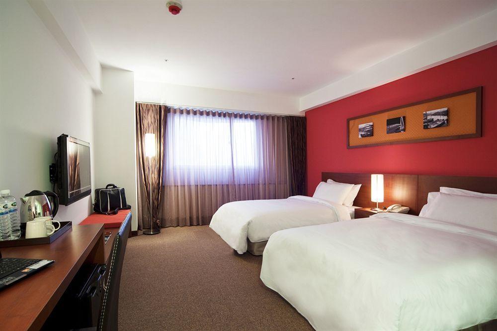 Asia Pacific Hotel Тамсуи Экстерьер фото