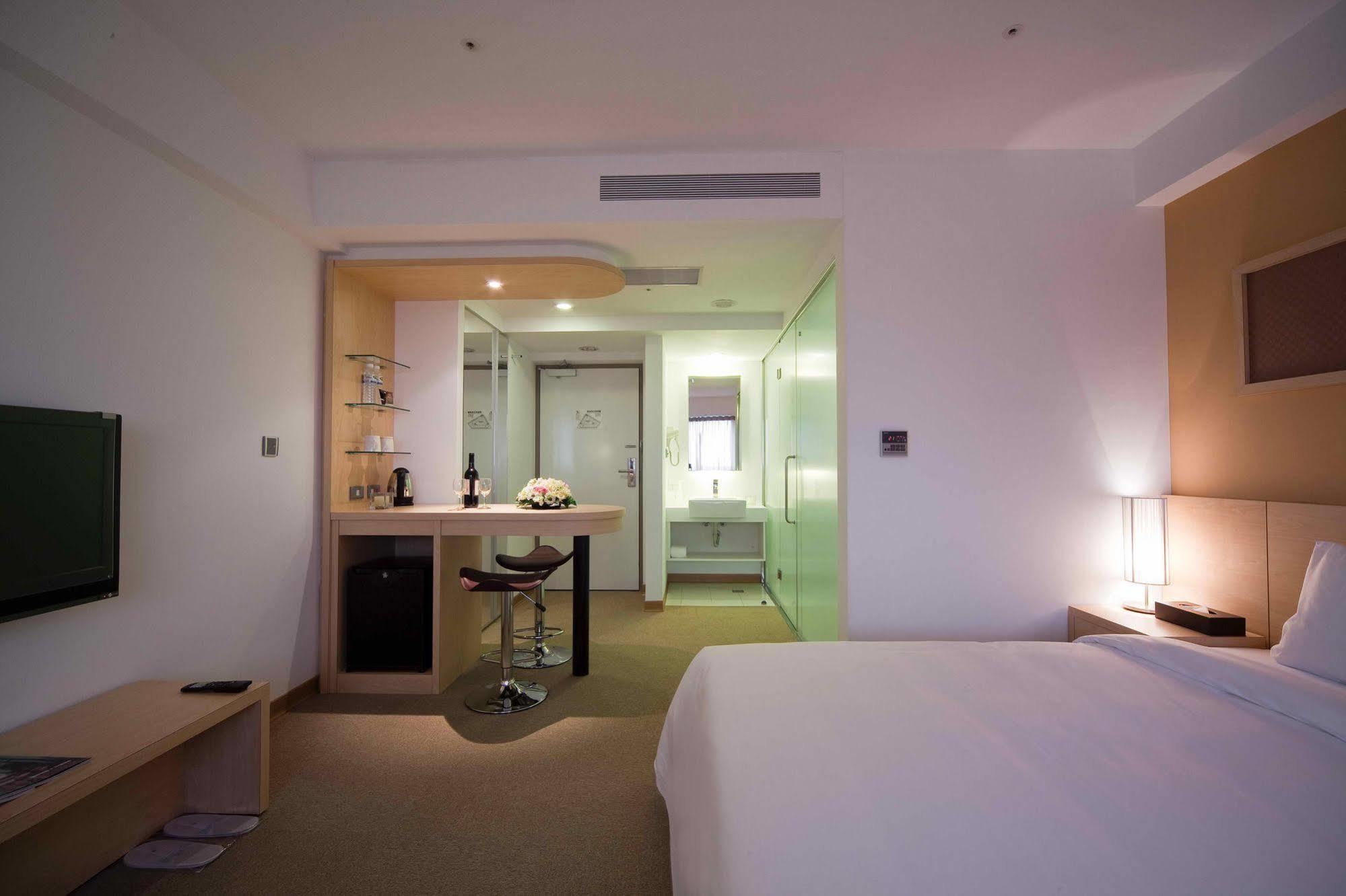 Asia Pacific Hotel Тамсуи Экстерьер фото