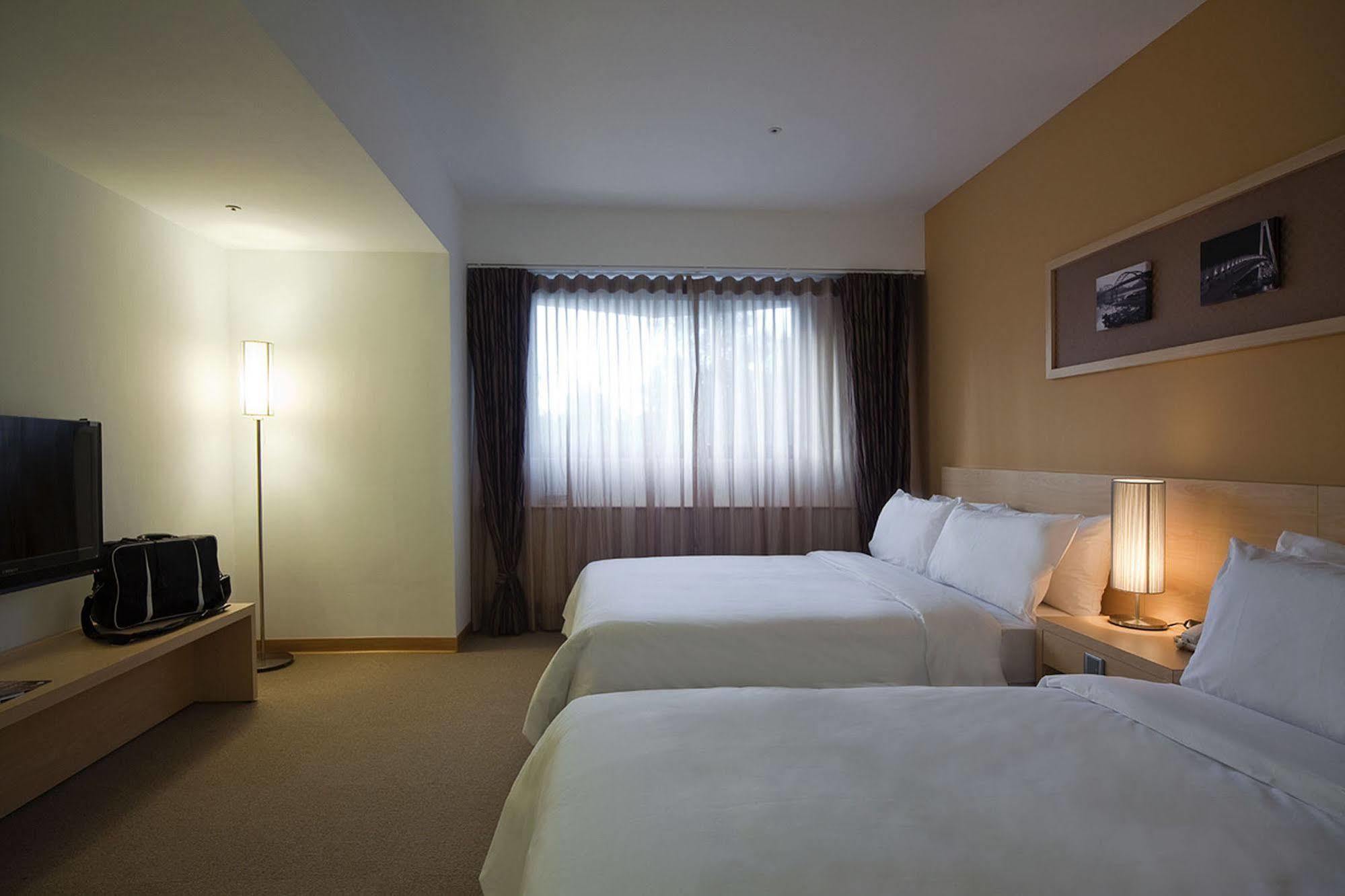 Asia Pacific Hotel Тамсуи Экстерьер фото
